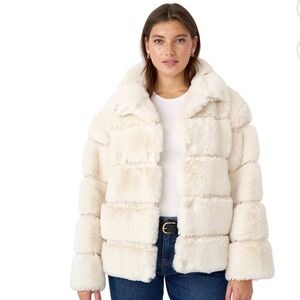 Edited by Hunter McGrady Women's Faux Fur Jacket, NWT! Size XXL